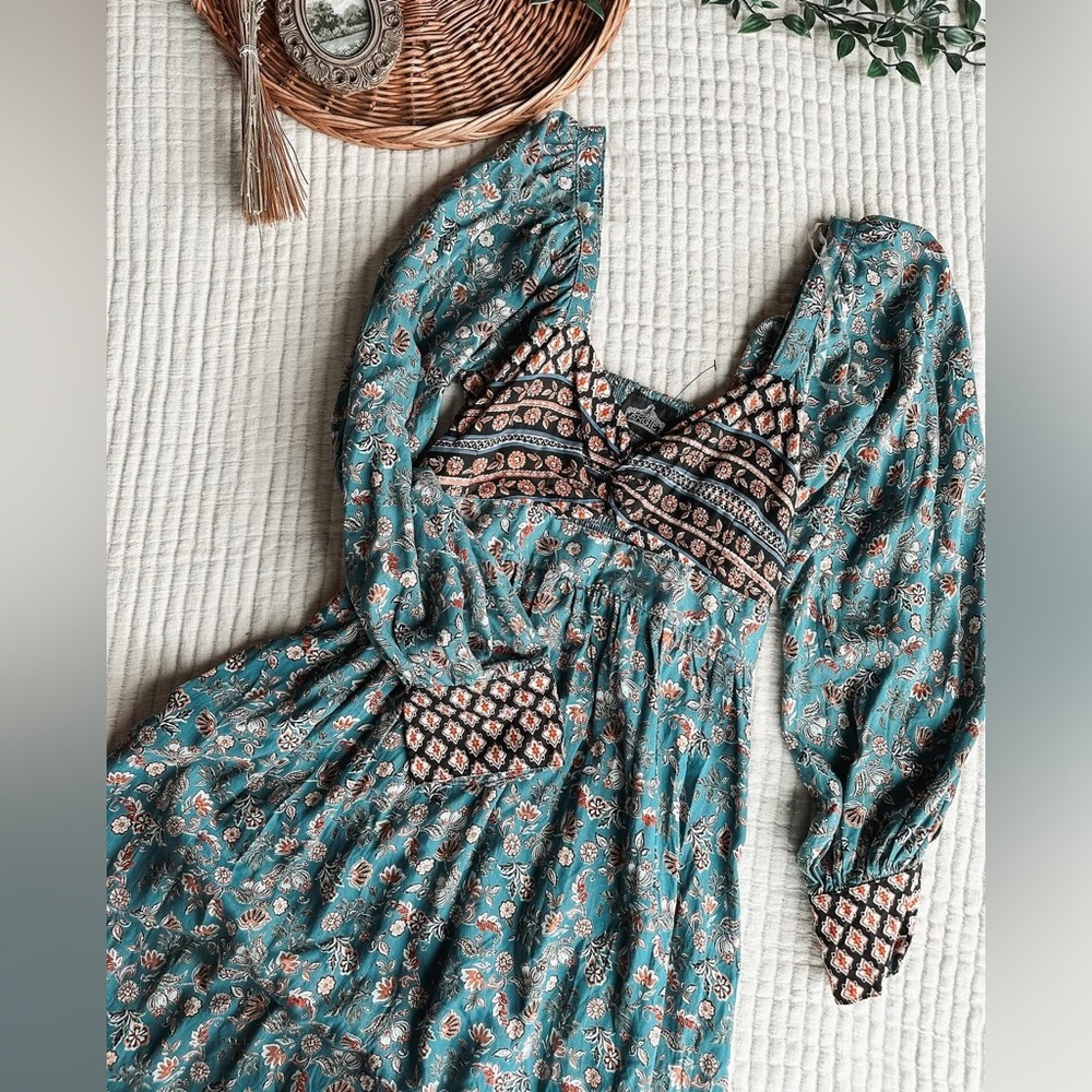 ANGIE BOHO CONTRASTING GEOMETRIC PRINT. Sz.L . EMPIRE WAIST, RUCHED FRONT